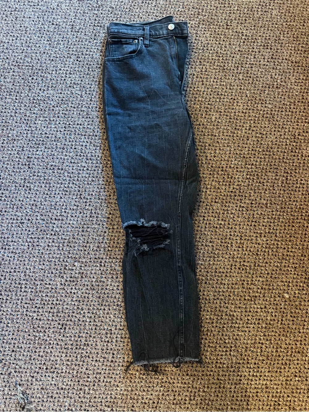 Women Abercrombie and Fitch ripped skinny jeans